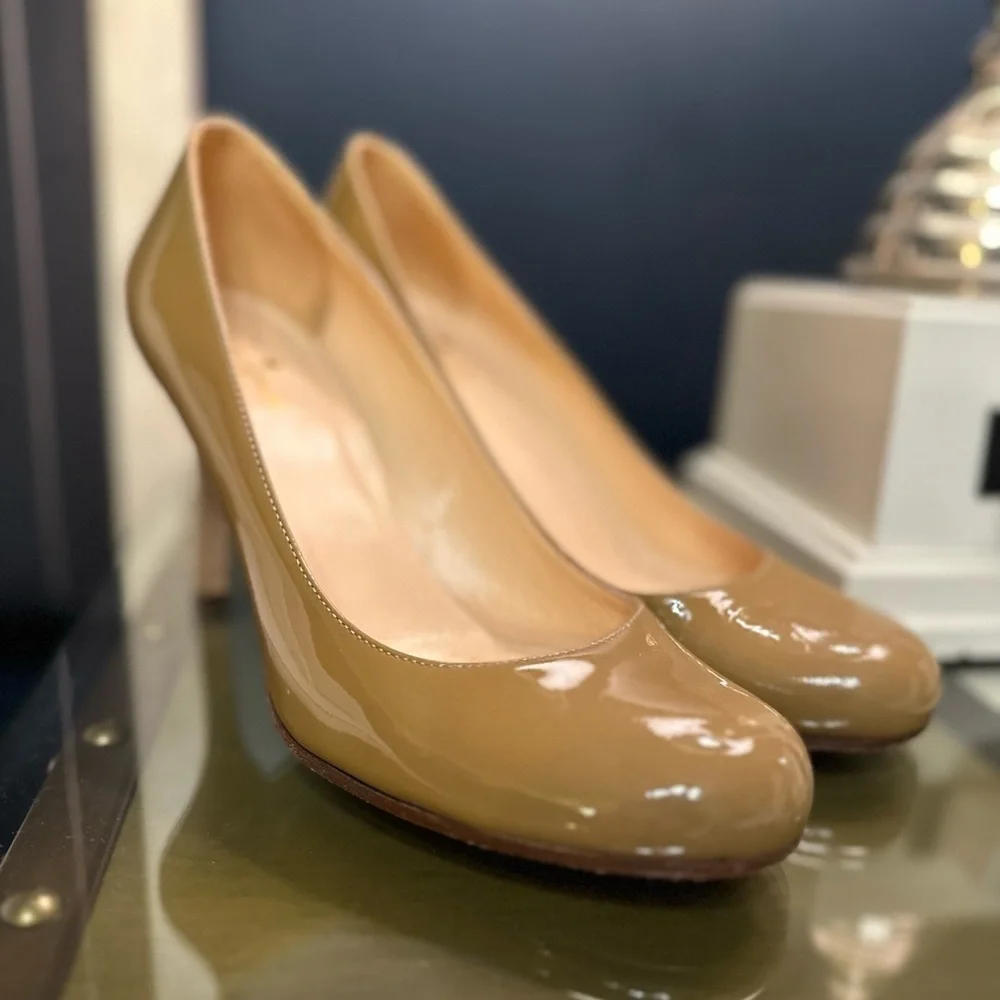 New York Women’s Neutral Heels! - Picture 2 of 9